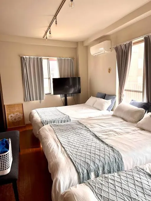 Apartament 黒門市場 なんば徒歩10分 広々としたバルコニースペース 最大9名様 Osaka Japonia