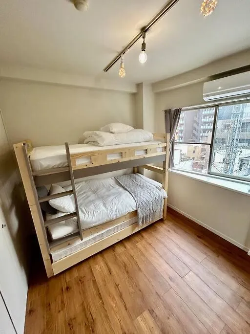 Apartman 黒門市場 なんば徒歩10分 広々としたバルコニースペース 最大9名様 Oszaka